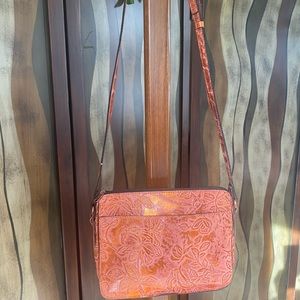 Patricia Nash Crossbody, pink/red floral